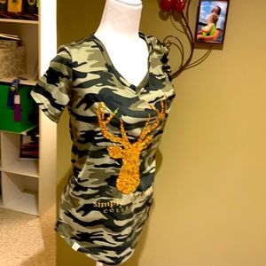 Simply Southern v neck buck bling tshirt
